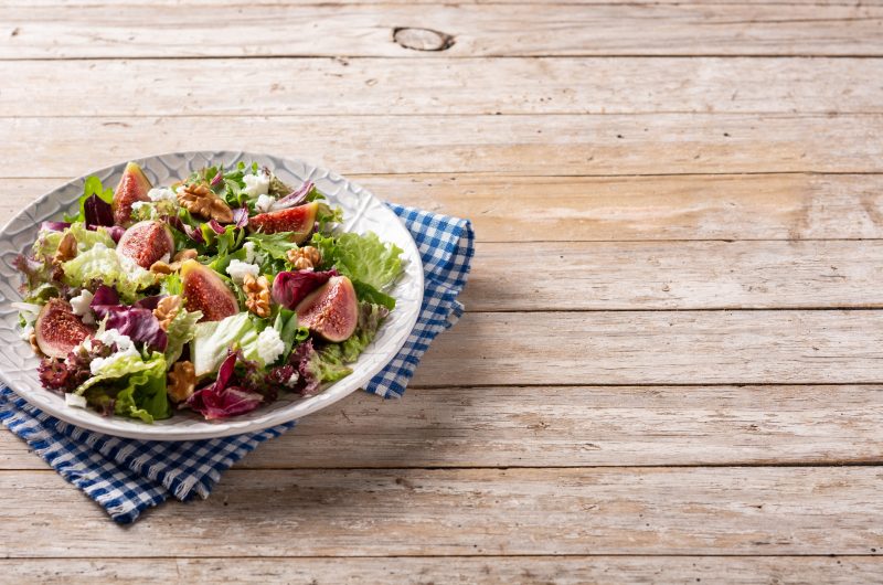 Salad with 2 types of cabbageand bacon