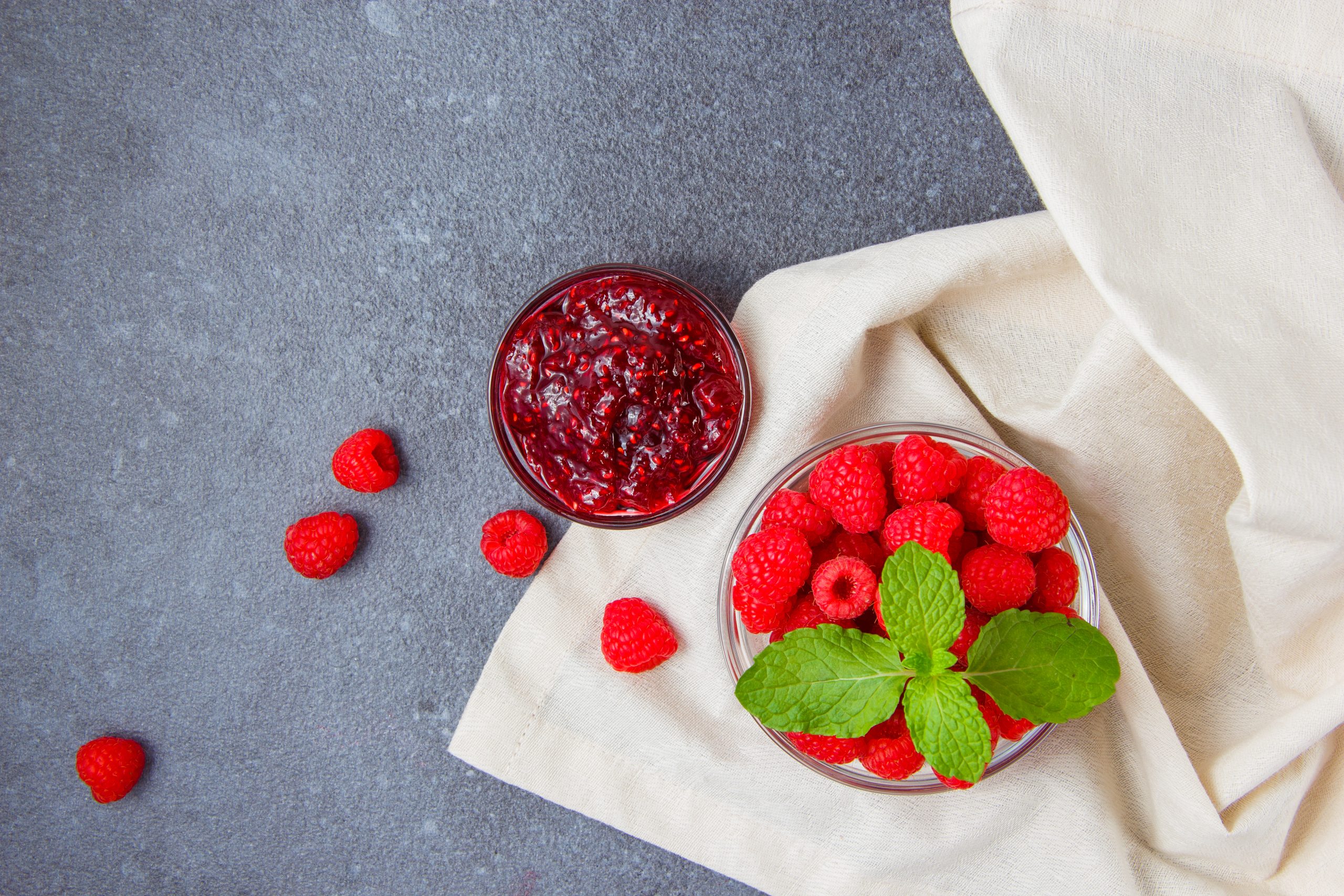 Burger sauce with raspberry